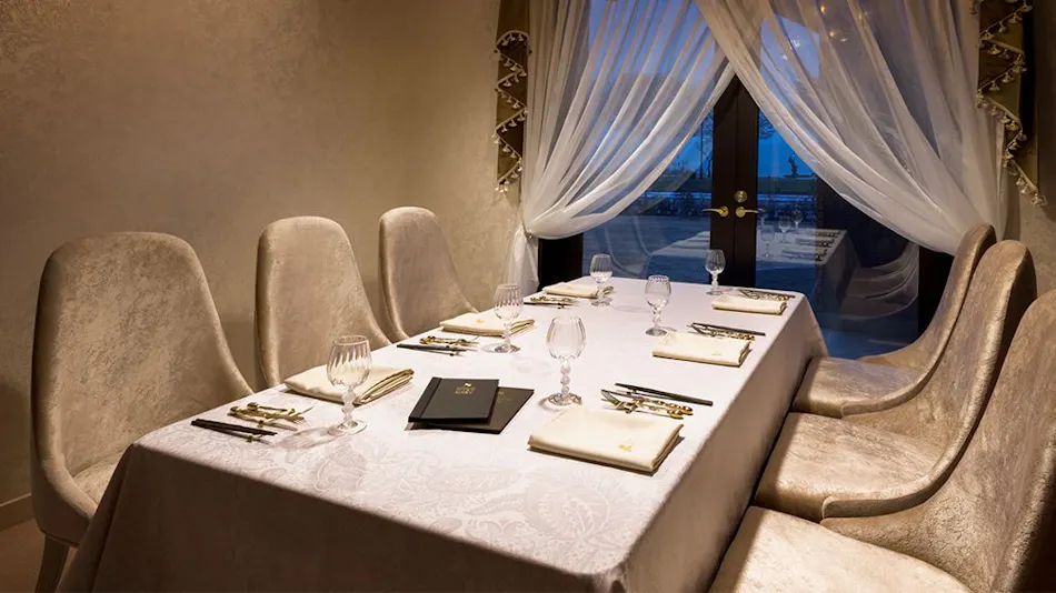 Lakeside Western-style Mansion Katakura Silk Hotel