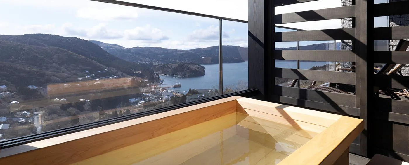 【紅富士・宝富士・赤富士/露天風呂】檜風呂