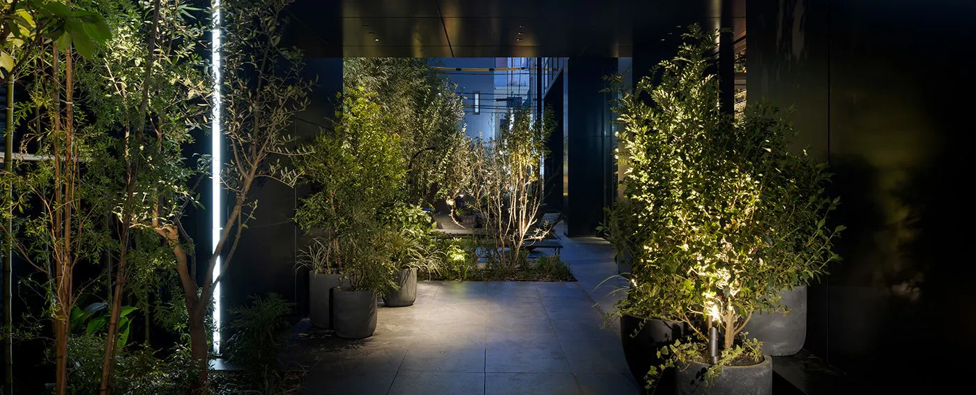 共用部|エントランスからロビーに続く共用通路