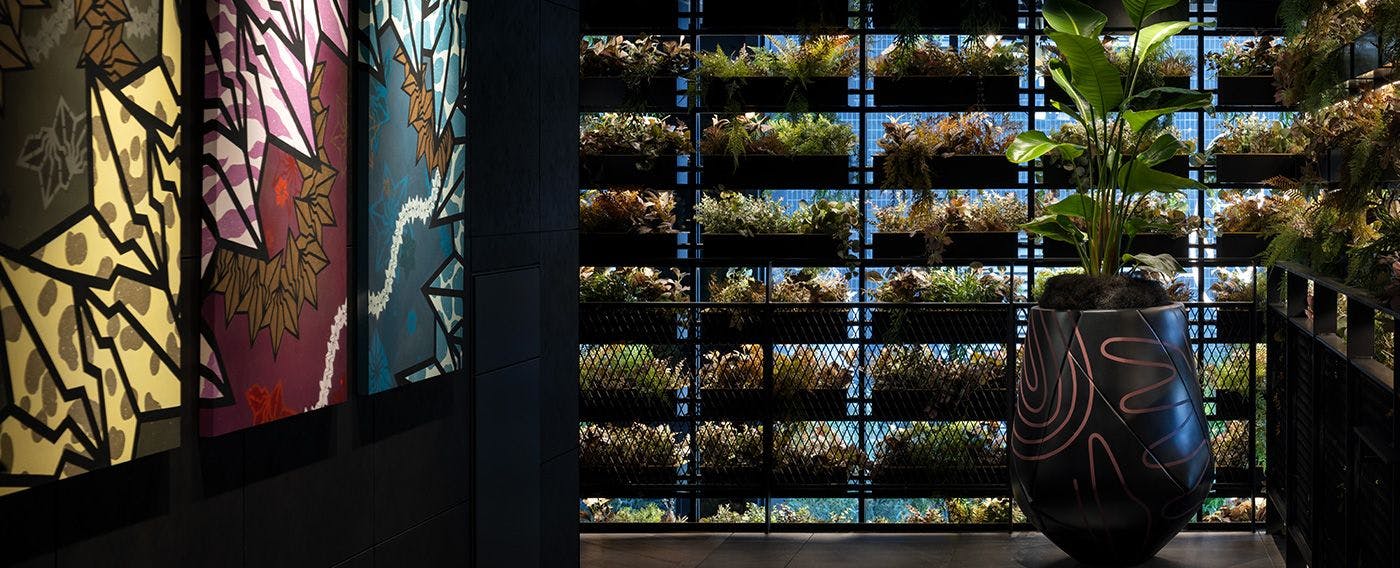 共用部｜アーティストのアトリエを想起させるアート作品