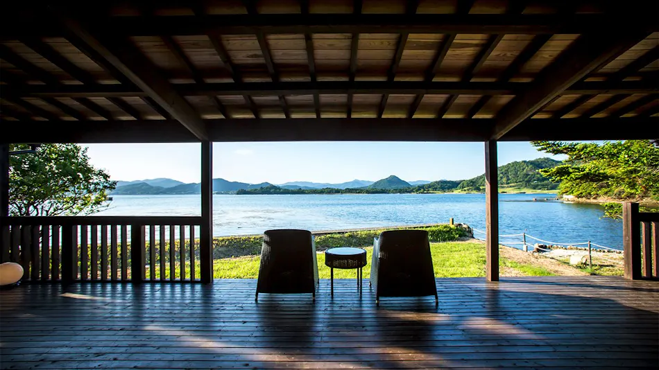 Calme by the Water
