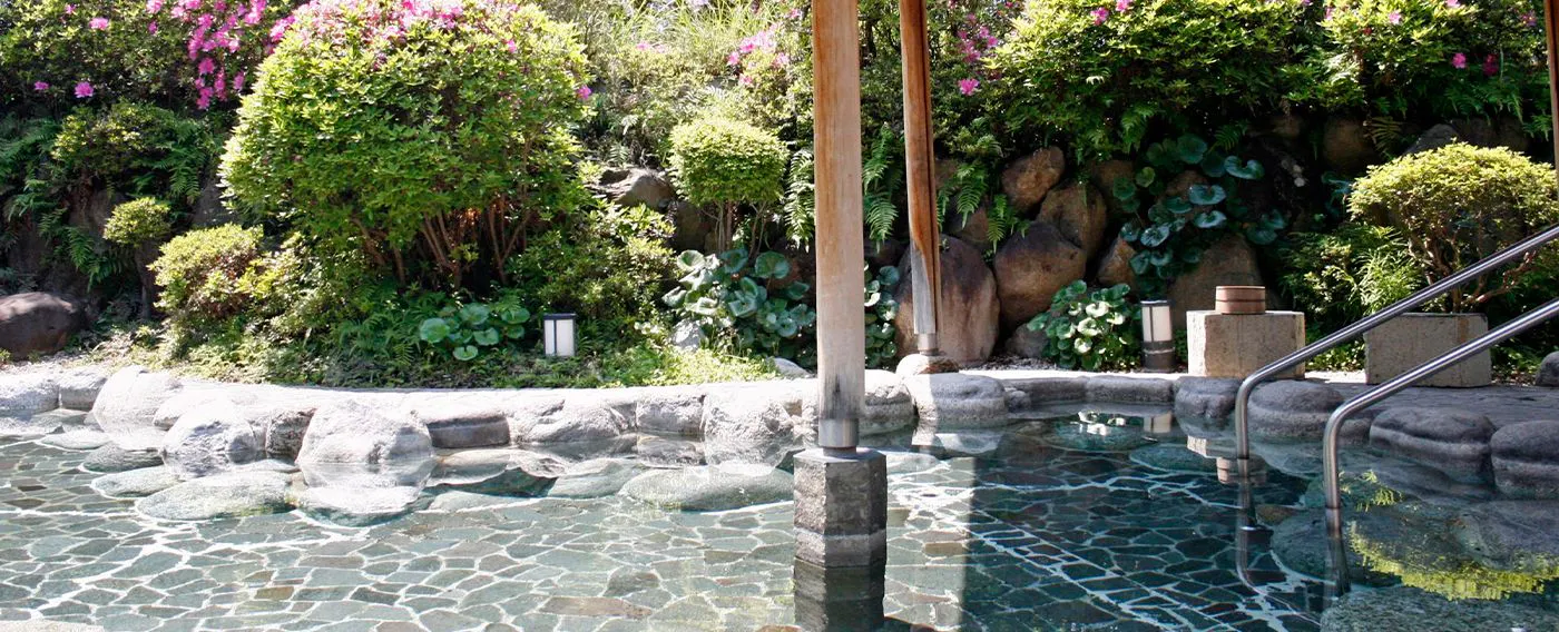 บ่อน้ำพุร้อนกลางแจ้ง