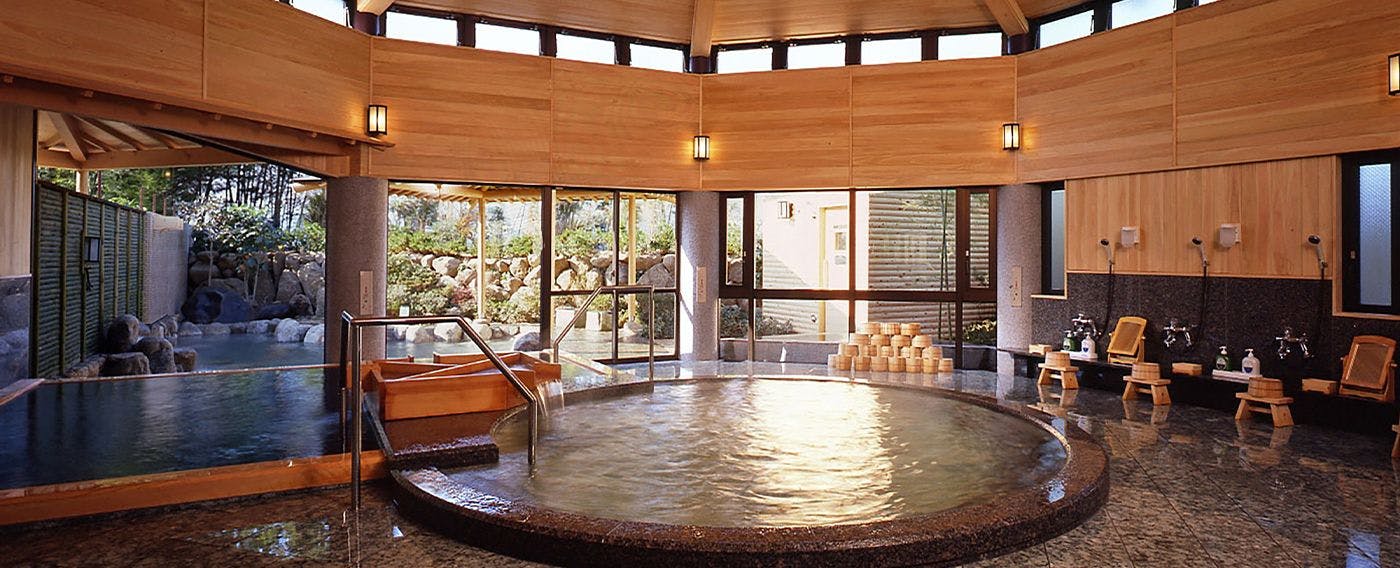 อ่างอาบน้ำในร่ม