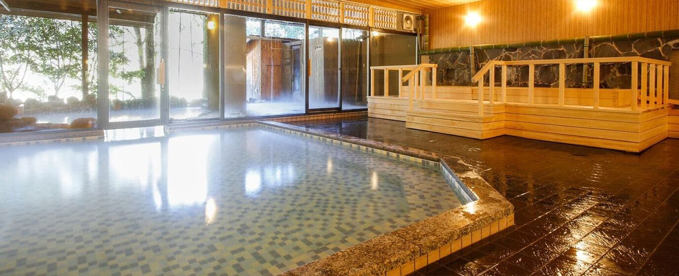 อ่างอาบน้ำในร่ม