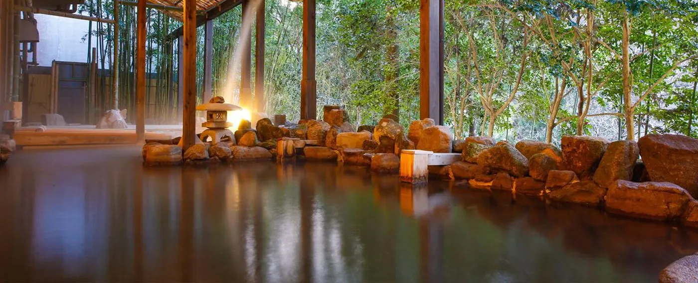 ออนเซ็นกลางแจ้ง