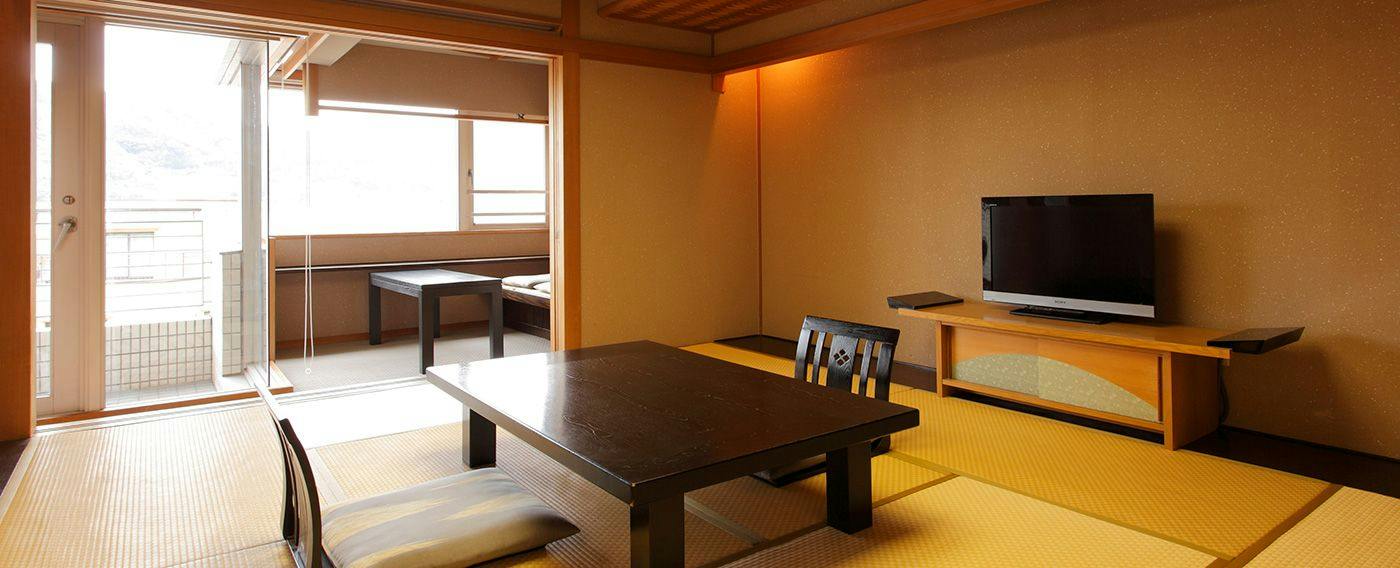 Atami Season Hotel