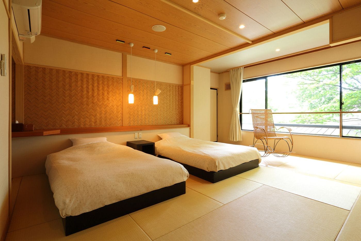 ห้องพักแบบญี่ปุ่นพร้อมเตียง