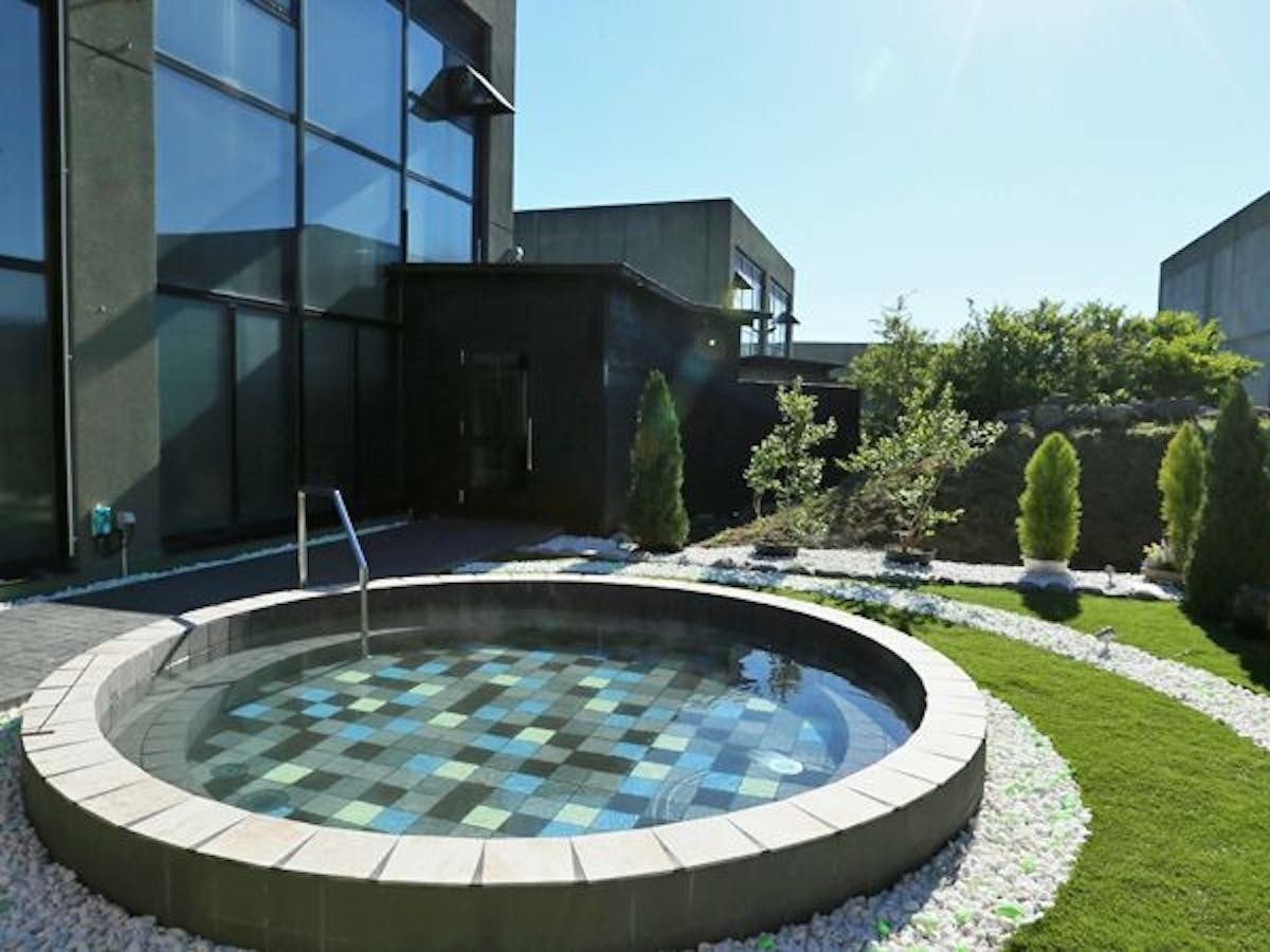 ออนเซ็นกลางแจ้ง