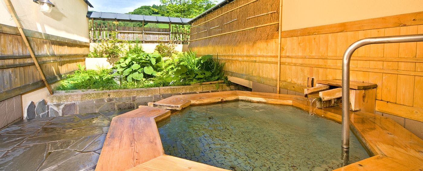 ออนเซ็นกลางแจ้งส่วนตัว "สุยโดโคโระ โนะ ยู"