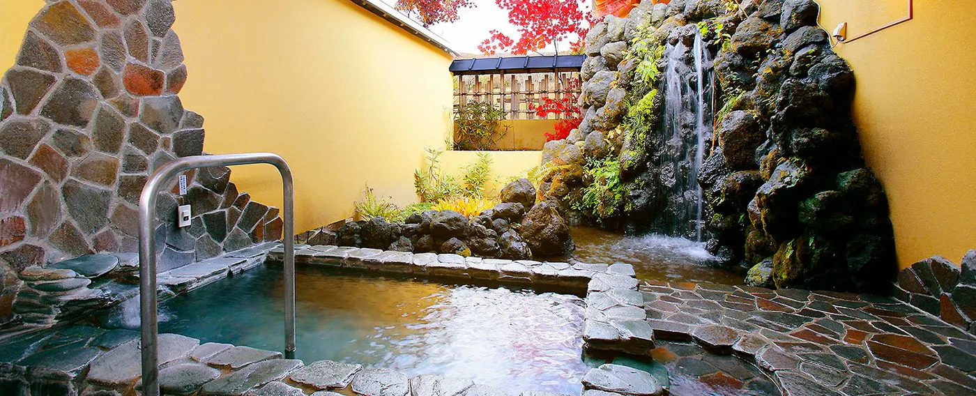 ออนเซ็นกลางแจ้งส่วนตัว "Tsukishizuku no Yu"