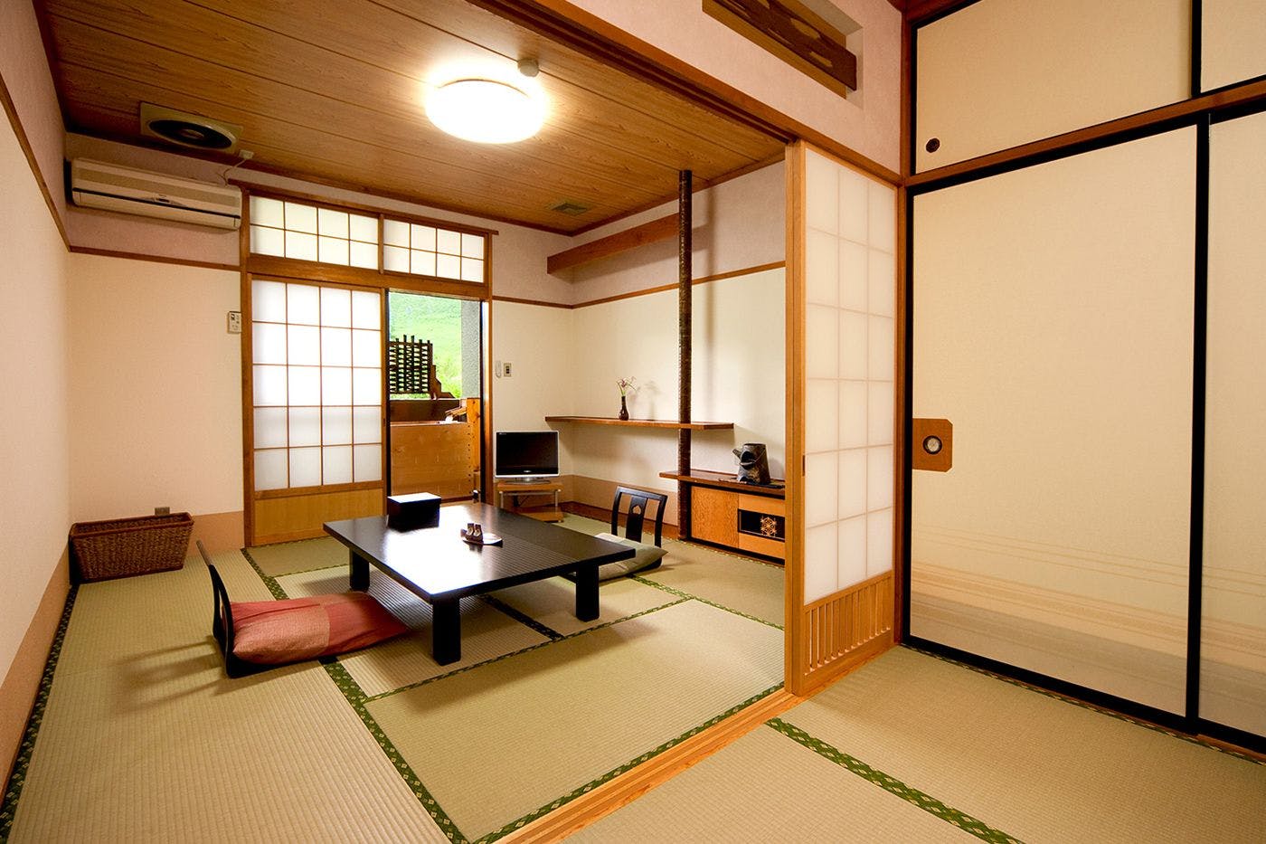 Okutone Onsen Hotel Sunbird