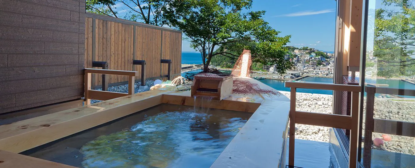 บ่อน้ำพุร้อนอาริงาโตะ – อ่างอาบน้ำกลางแจ้ง