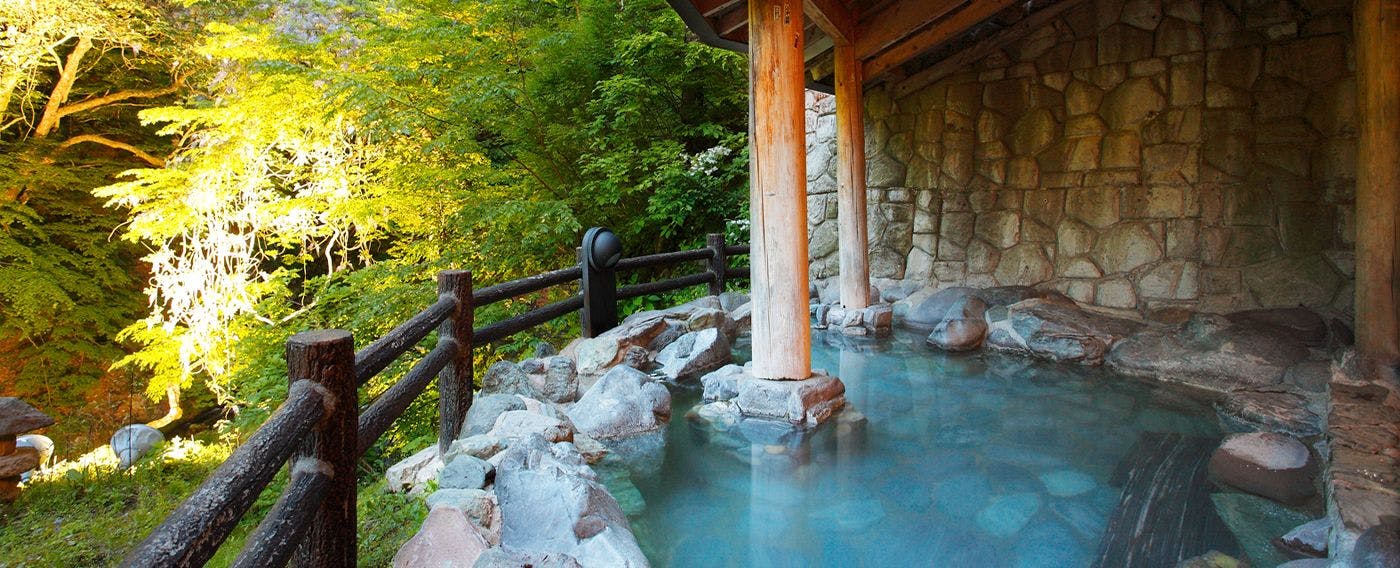 ออนเซ็นกลางแจ้ง