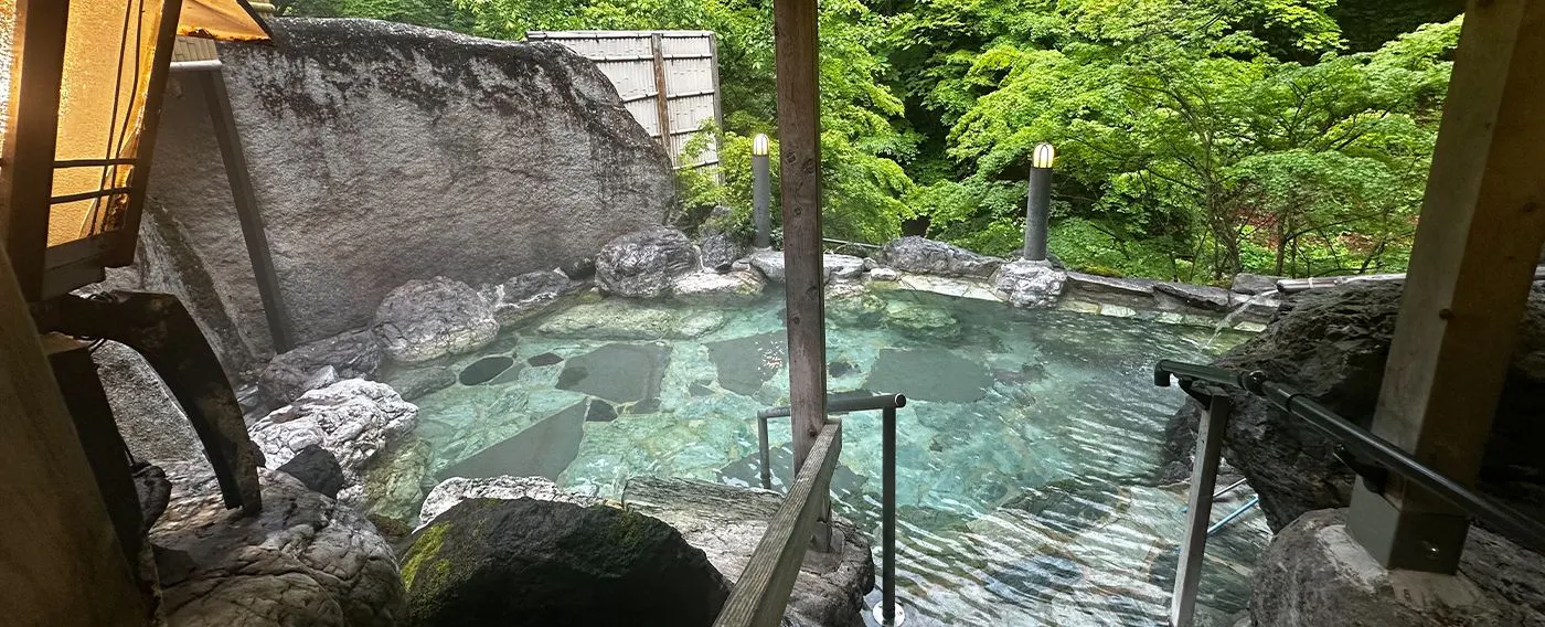 ออนเซ็นกลางแจ้ง