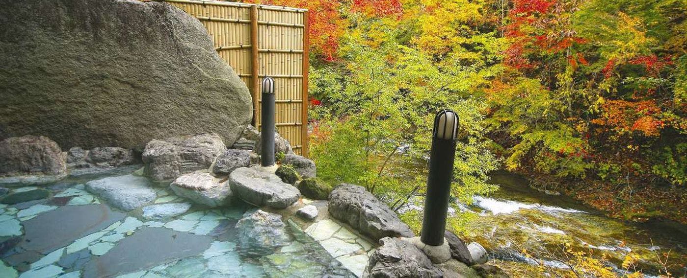 ออนเซ็นกลางแจ้ง