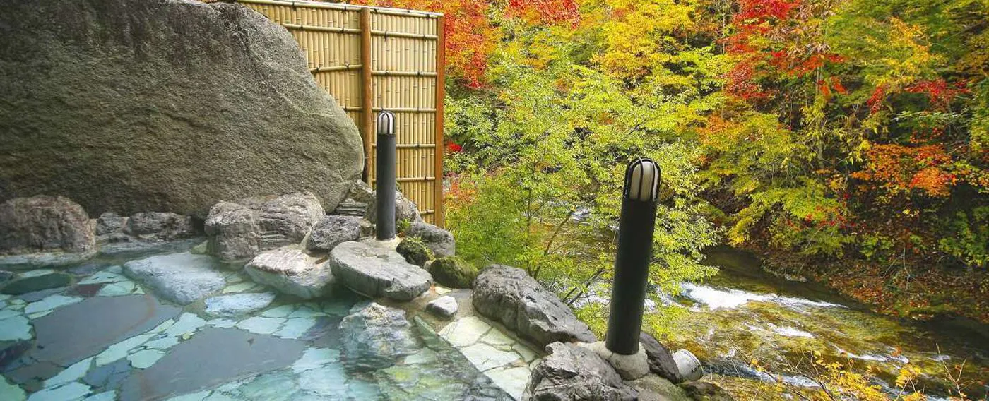 ออนเซ็นกลางแจ้ง