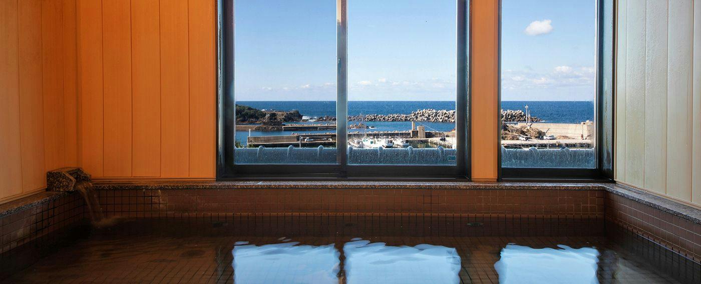 Kaigunkan: The Authentic Home of Taiza Crab - Adults Only Inn