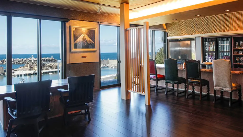 Kaigunkan: The Authentic Home of Taiza Crab - Adults Only Inn