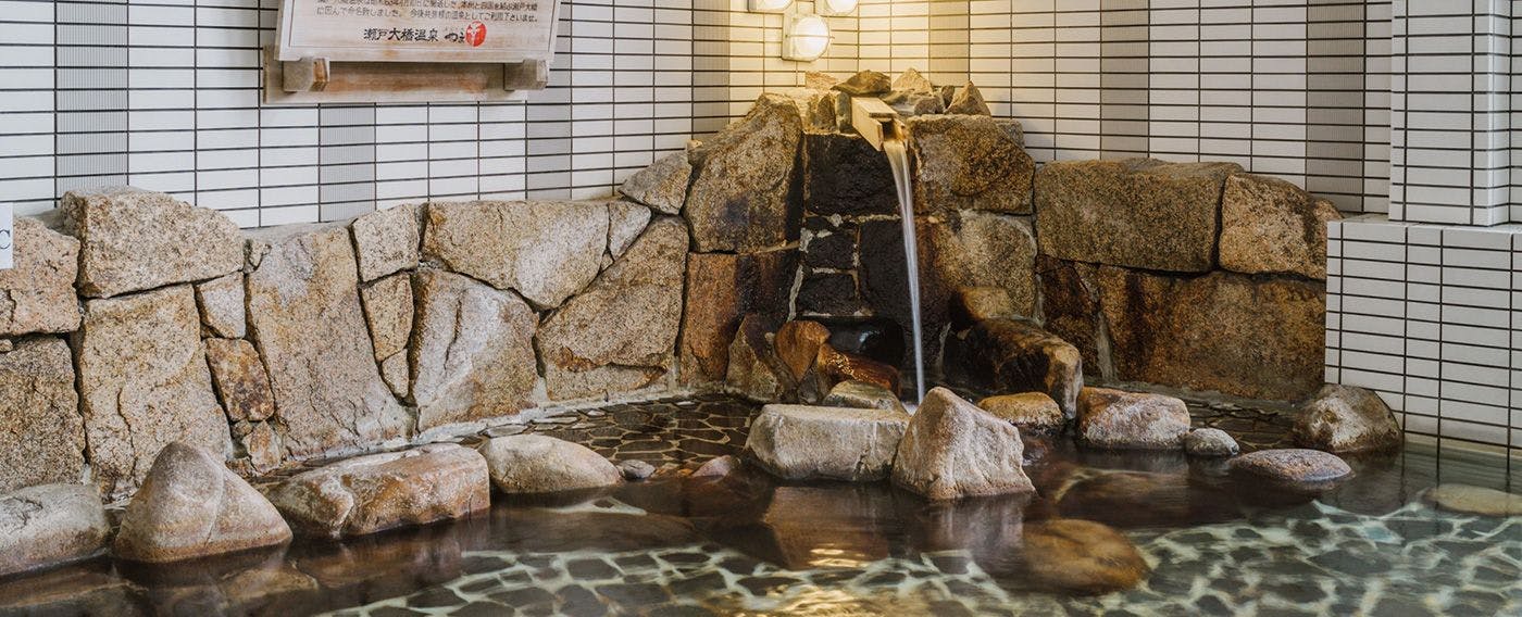 น้ำพุร้อนธรรมชาติ