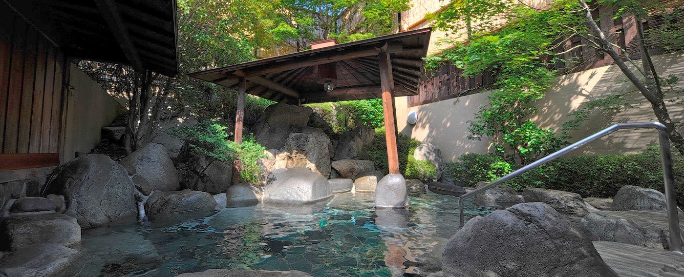 露天風呂(rotenburo)