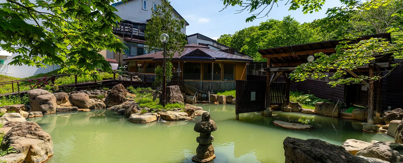 Pemandian air panas terbuka