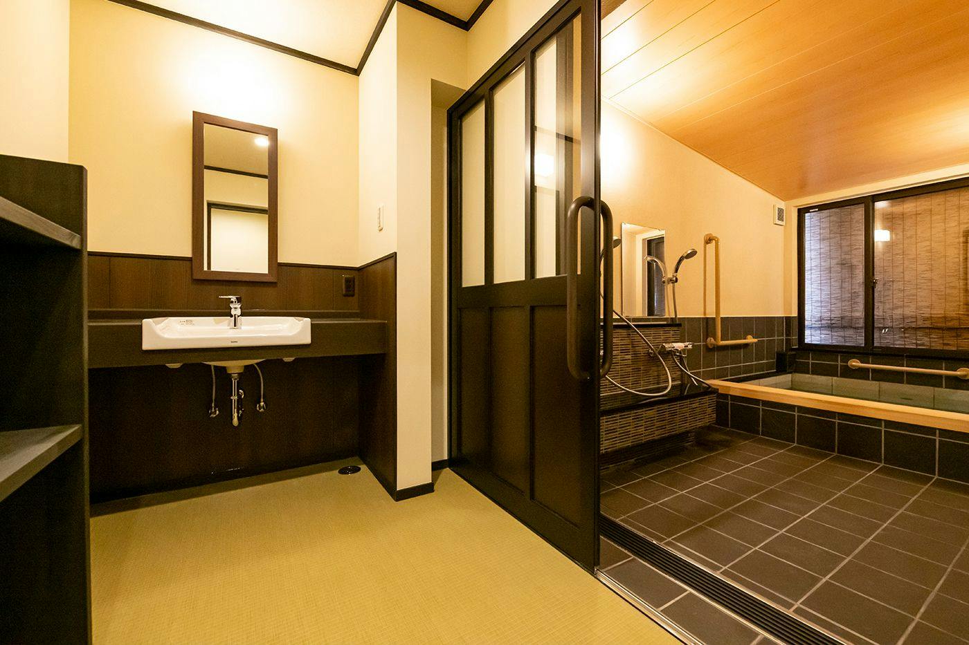 Natural Hot Spring Beachside Inn Asahiya
