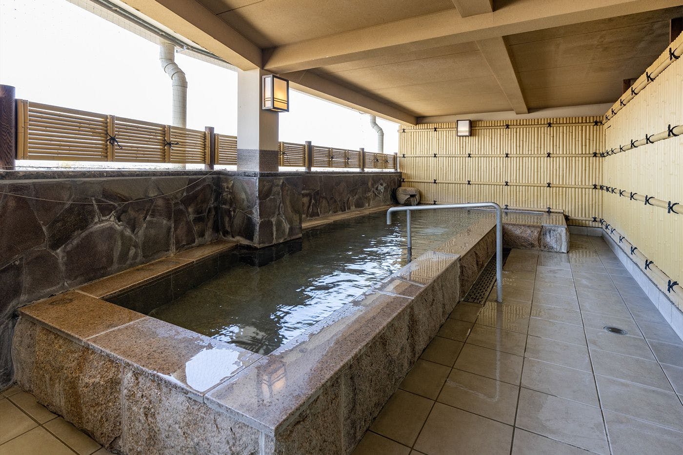 บ่อน้ำพุร้อนกลางแจ้ง