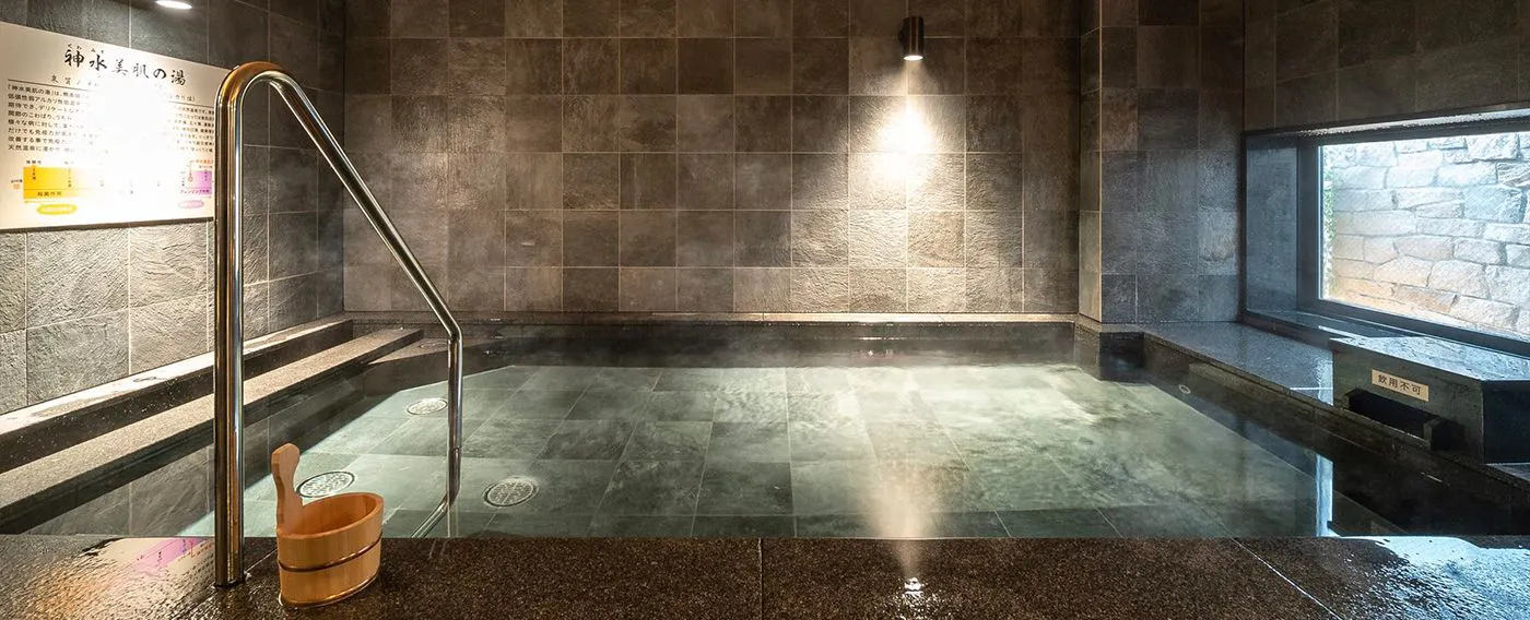 น้ำพุร้อนธรรมชาติ