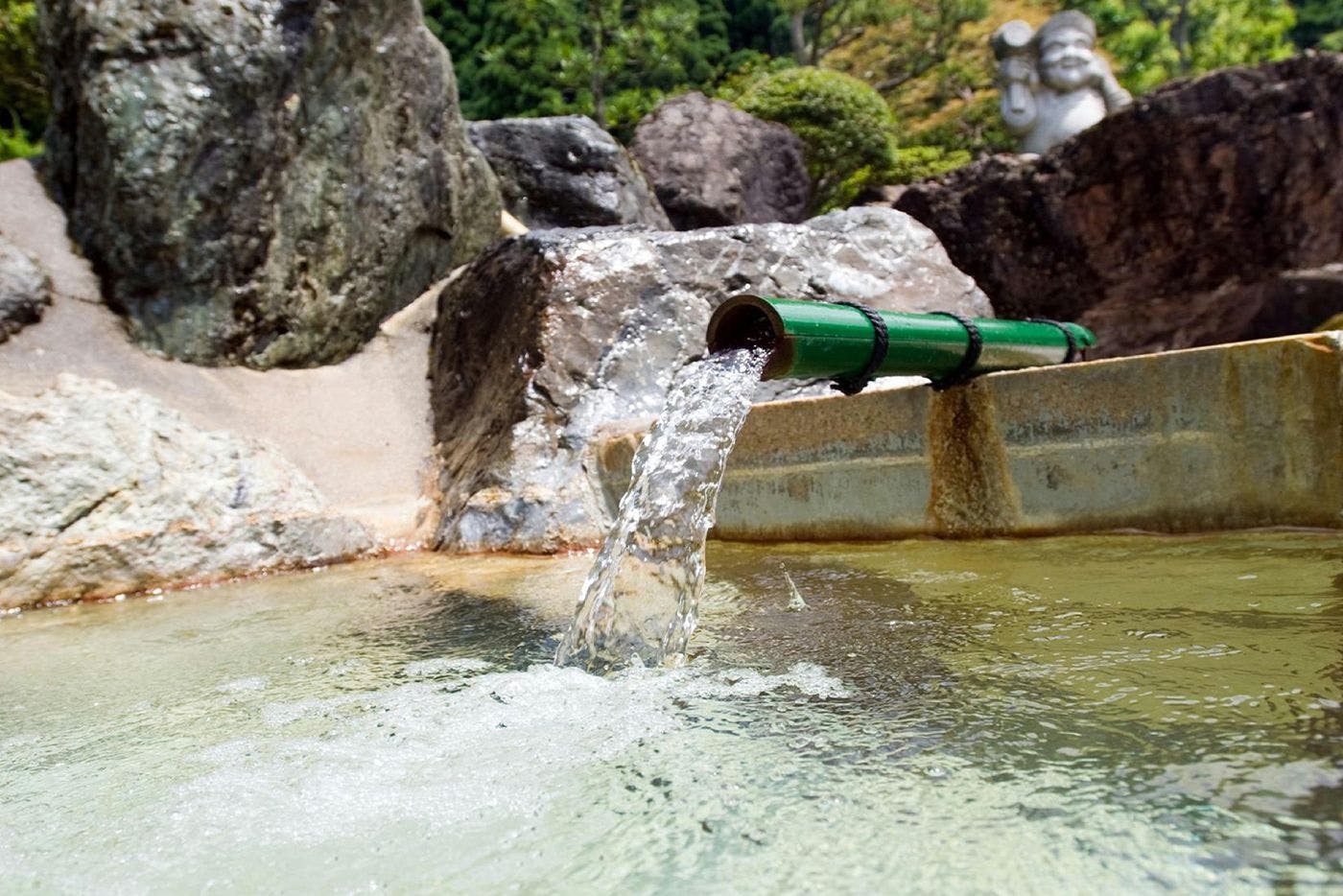 บ่อน้ำพุร้อนกลางแจ้ง