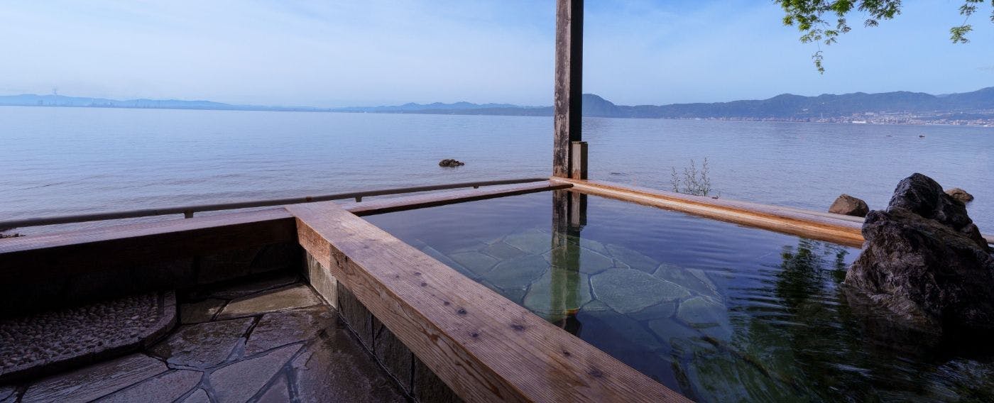 Open-air bath