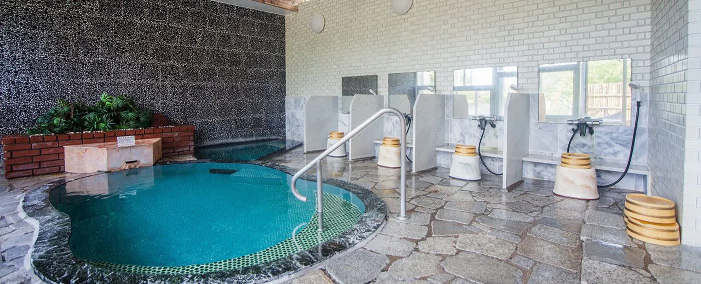 อ่างอาบน้ำในร่ม