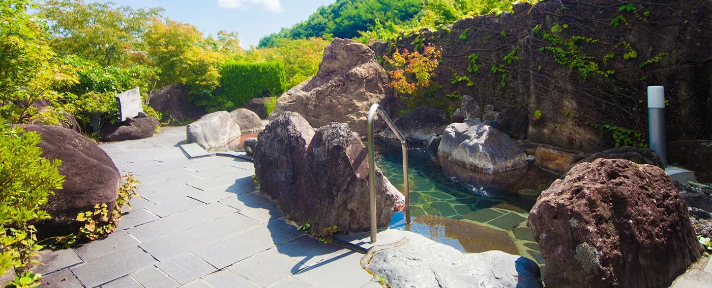 ออนเซ็นกลางแจ้ง