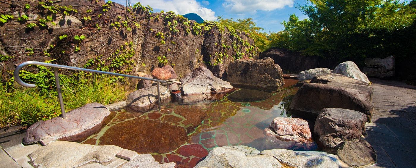 ออนเซ็นกลางแจ้ง