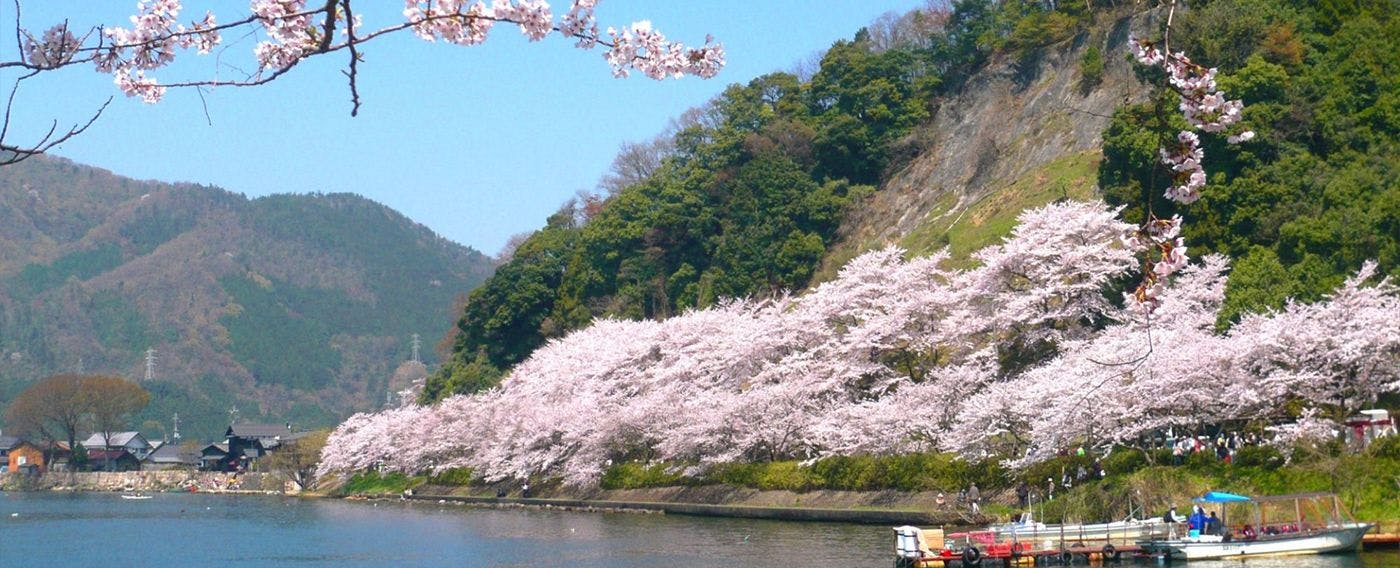 ตัวอย่างสถานที่ท่องเที่ยวใกล้เคียง