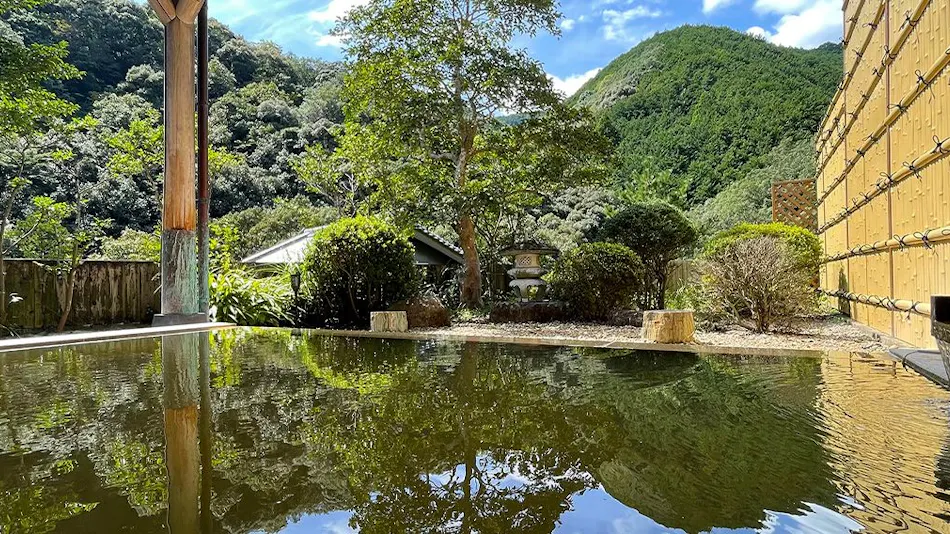 Tsurunoyu Onsen