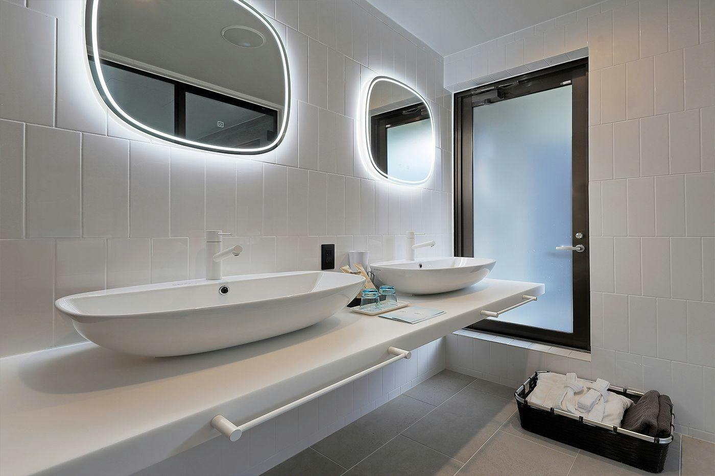 SHIN TOJI HOTEL LULUD