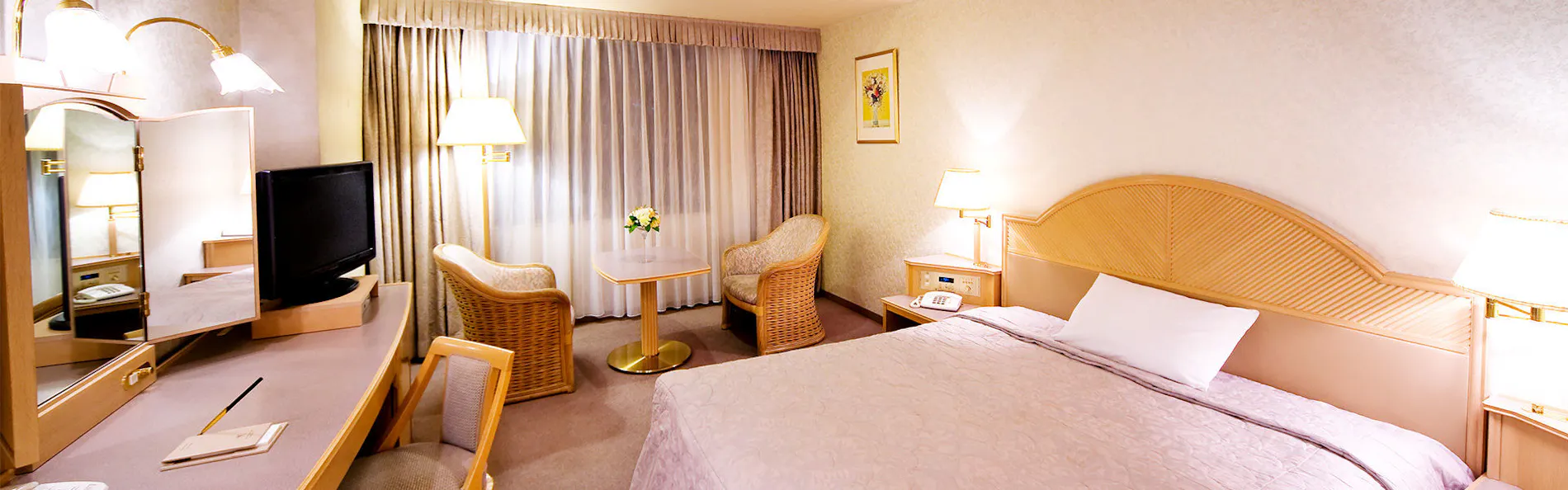 ザ クラウンパレス高知(旧:ザ クラウンパレス新阪急高知)