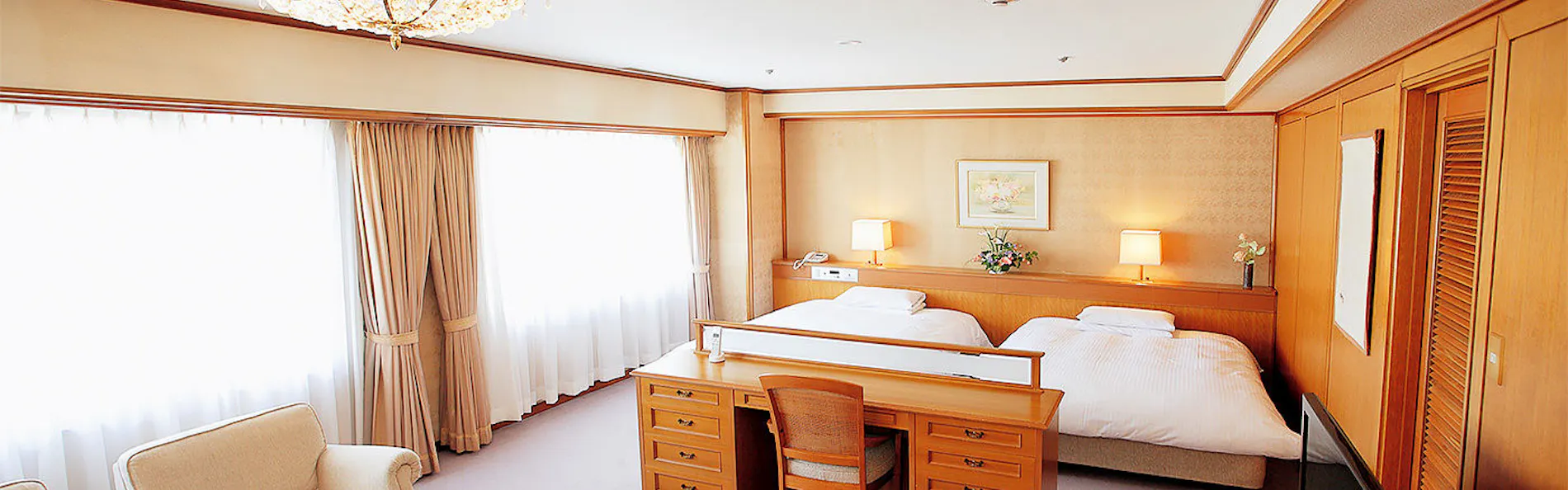 ザ クラウンパレス高知(旧:ザ クラウンパレス新阪急高知)