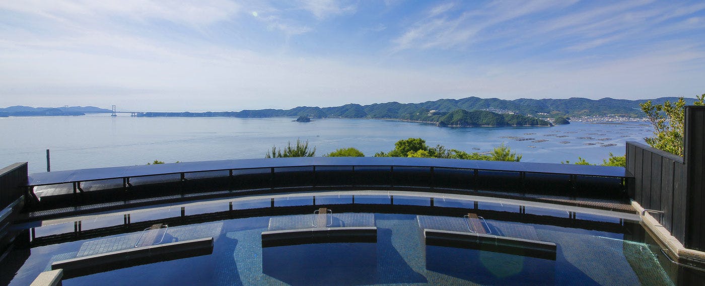 Pemandian Air Panas Terbuka dengan Pemandangan untuk Wanita