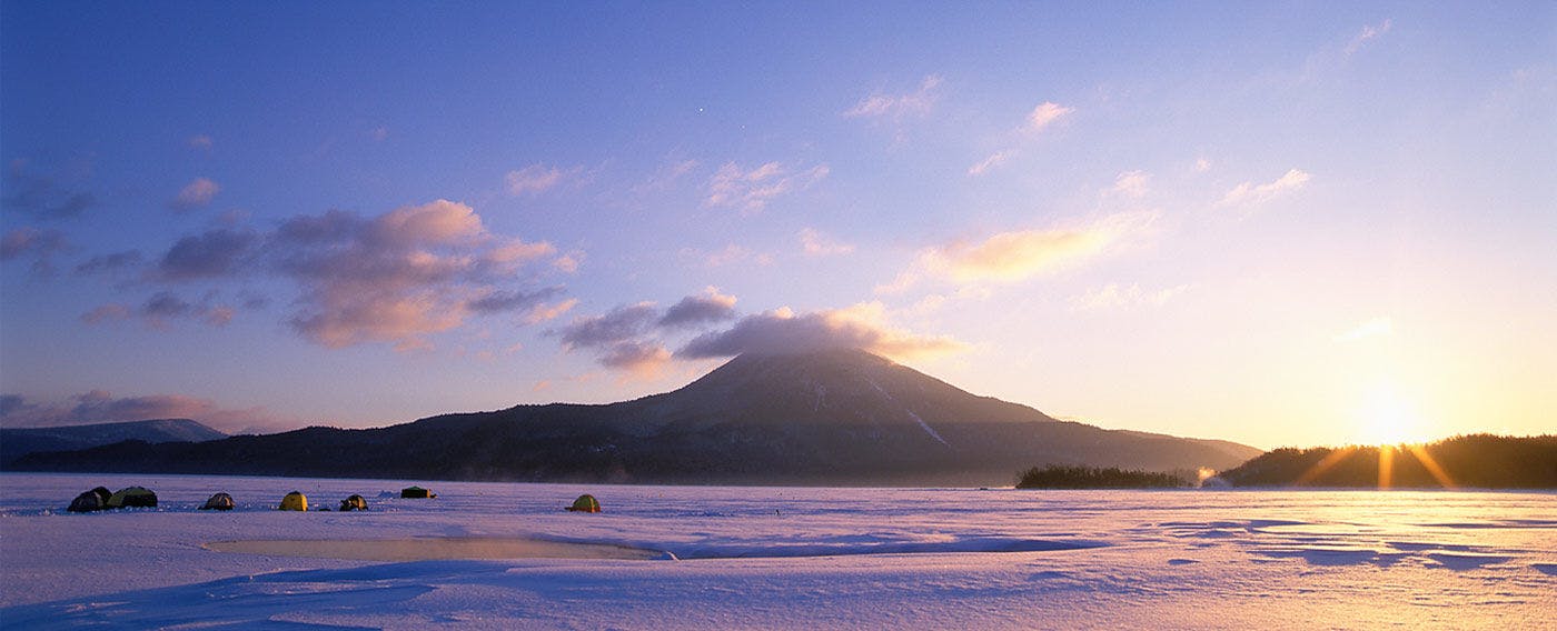阿寒湖と雄阿寒岳／冬季