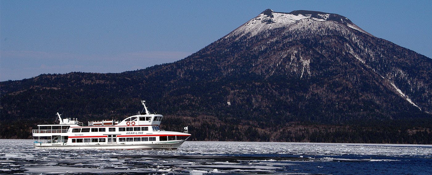 砕氷帯観光遊覧／春