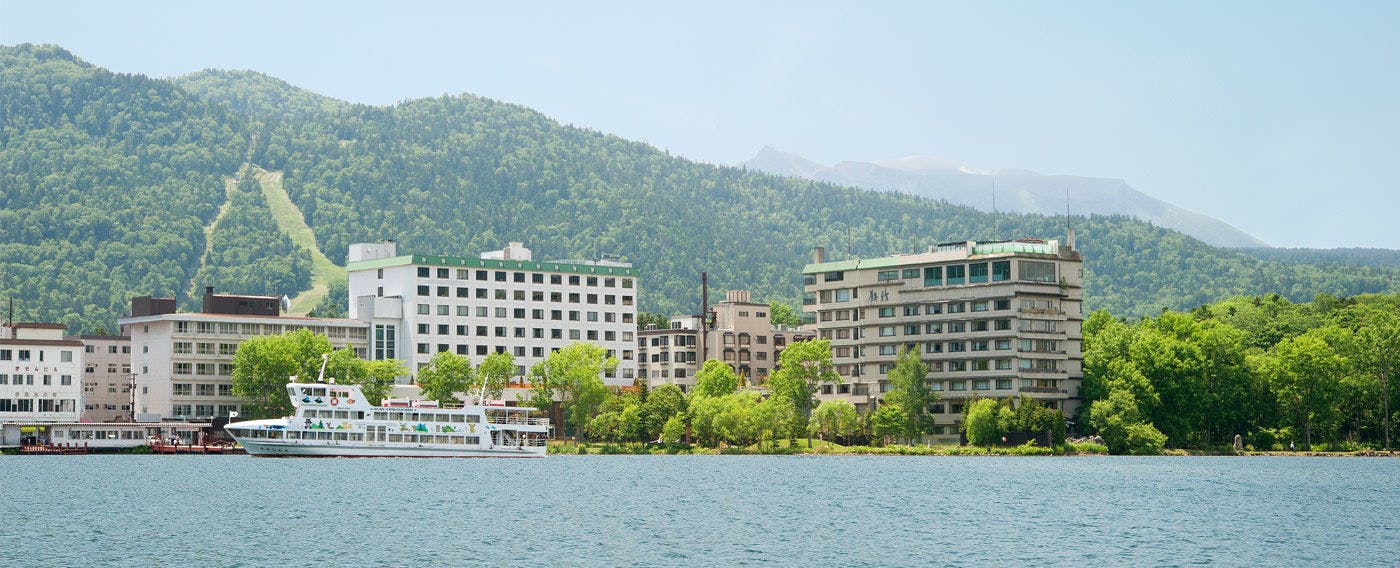 阿寒湖遊覧船からの阿寒湖温泉