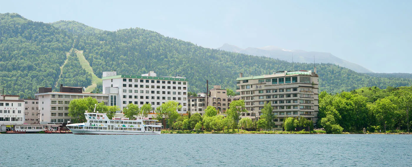 阿寒湖遊覧船からの阿寒湖温泉