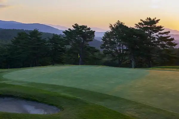 สนามกอล์ฟ