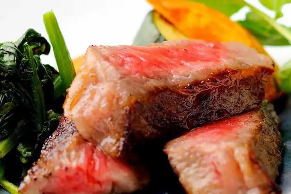 อาหารและเครื่องดื่ม