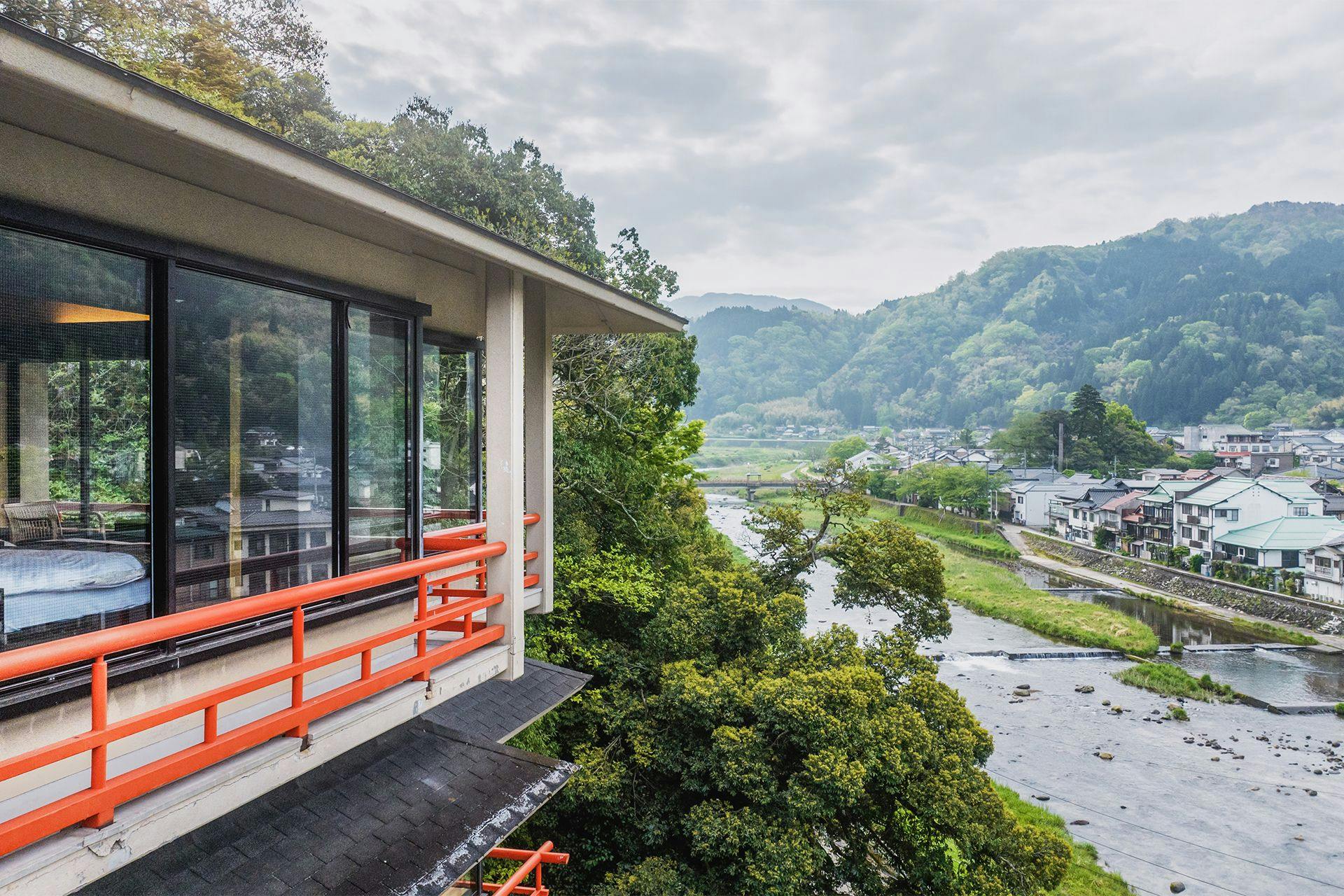 三朝薬師の湯　万翆楼