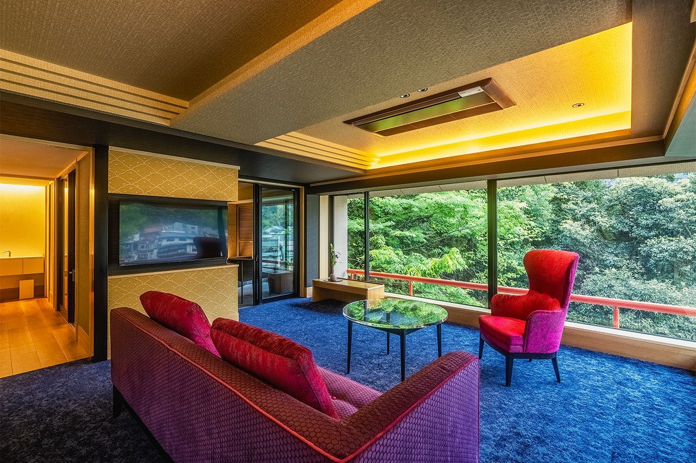 Terletak di bilik sudut, nikmati pemandangan panorama menghadap ke bandar Mata air panas Misasa, "Universal Suite".