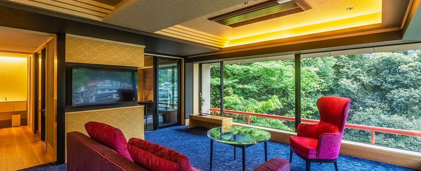 Terletak di bilik sudut, nikmati pemandangan panorama menghadap ke bandar Mata air panas Misasa, "Universal Suite".