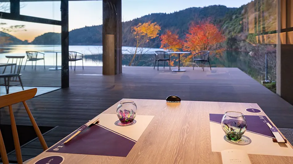 Unzen Onsen Gensen Kakenagashi & Oshidori no Ike wo Nozomu Bishoku no Yado Azumaen