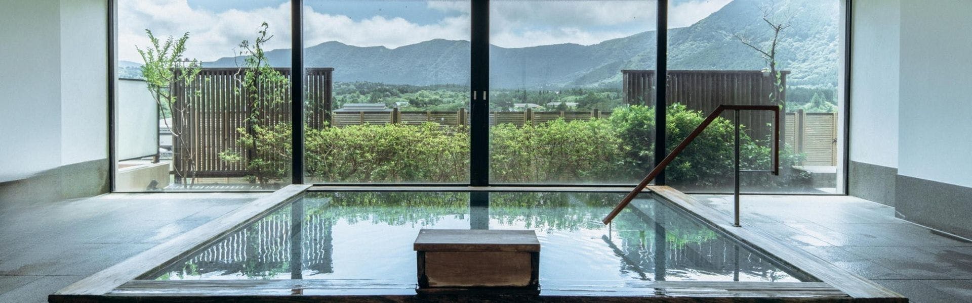 定価28,600円35%オフ在庫1点　BLANC IRIS VOLUTE 定価28,600円35%オフ在庫1点 BLANC IRIS VOLUTE